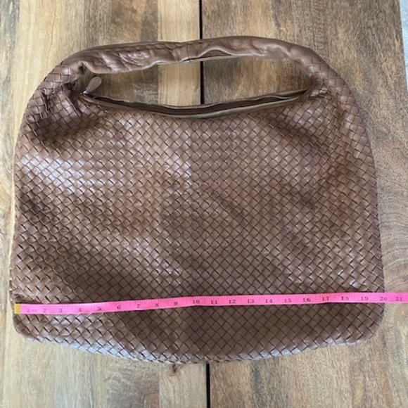 Bottega Veneta Intrecciato Shoulder Bag ~ Large ~ - Picture 2 of 12